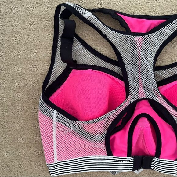 Victoria's Secret VSX Sport Hot Pink Underwire Mesh Racerback Lined Sports Bra - Picture 13 of 14